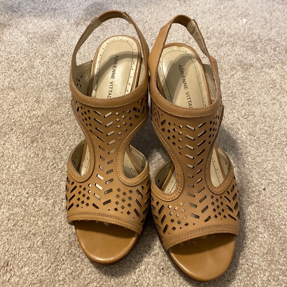 Good condition women’s high heeled sandal.